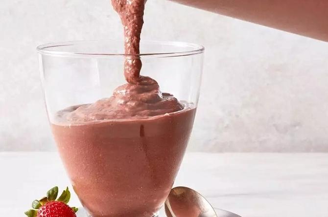 'Estuvo deliciosa': Mujer se come su placenta en un smoothie