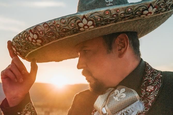 Pepe Aguilar da positivo a COVID-19 (+video)