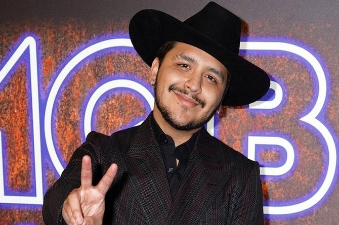 ¿Qué querrá? Christian Nodal le manda lujoso regalo a Adela Micha