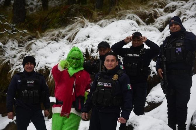 Increíble nevada en el Cofre de Perote; hasta 'El Grinch' llegó (+fotos)