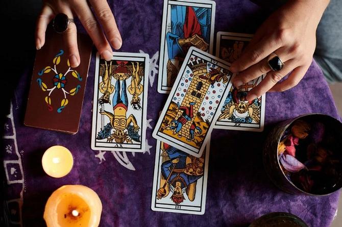 ¡Macumbazo! Checa cómo leer y aprender el tarot 