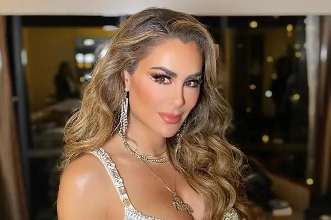 Ninel Conde dejó poco a la imaginación en plena nieve (+fotos)