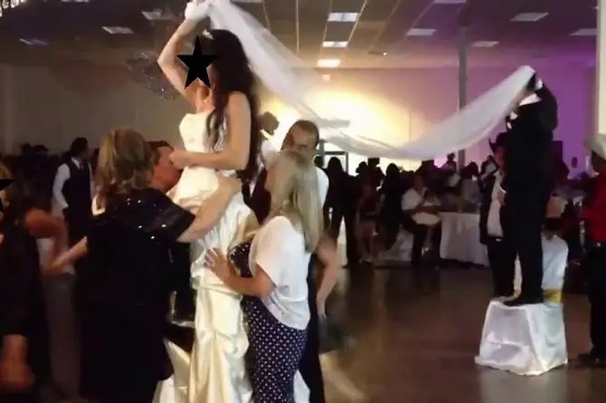 ¡Madr3s! Muere cuando bailaba 'la víbora de la mar' en la boda de su hermano