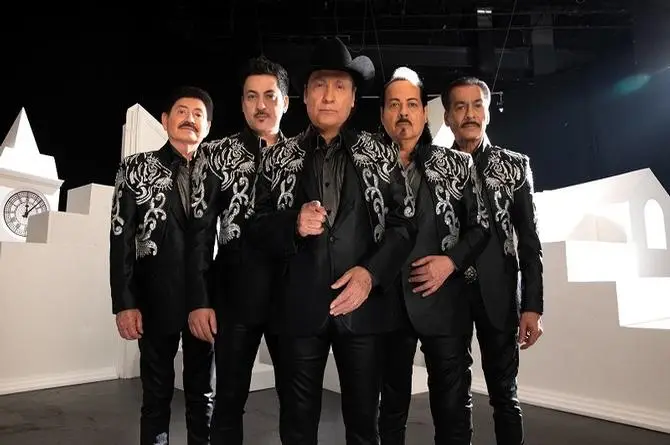 Los Tigres del Norte son número con 'Aquí mando yo' ¡Y vienen a Veracruz! (+video)