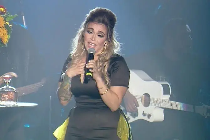 Jacqie, hija de Jenni Rivera, lanza la canción 'Si pasa una mosca' (+video)