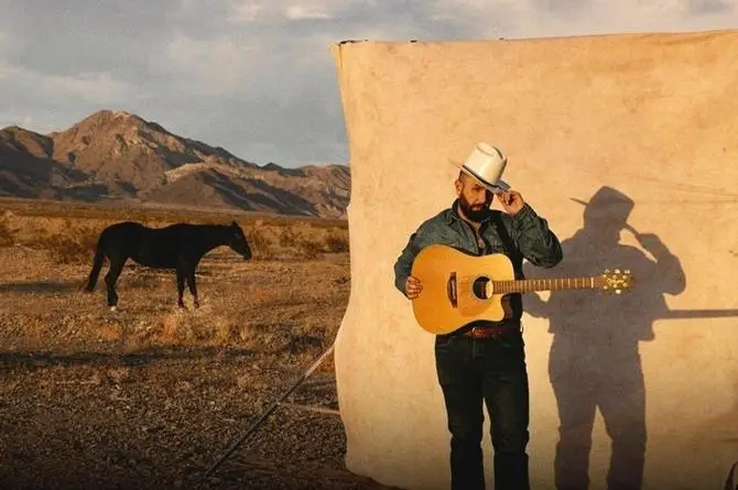 Con buena aceptación el videoclip 'Lamentablemente' de Carín León y Pepe Aguilar (+video)