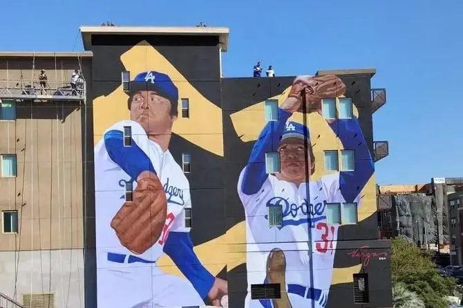 Inmortalizan a Fernando 'Toro' Valenzuela con impresionante mural (+fotos/video)