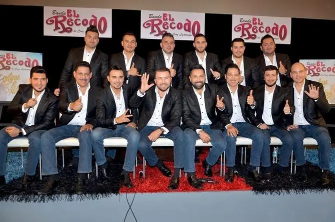 Banda El Recodo de Cruz Lizárraga lanza su nueva canción 'Coqueto Tazo Dorado'