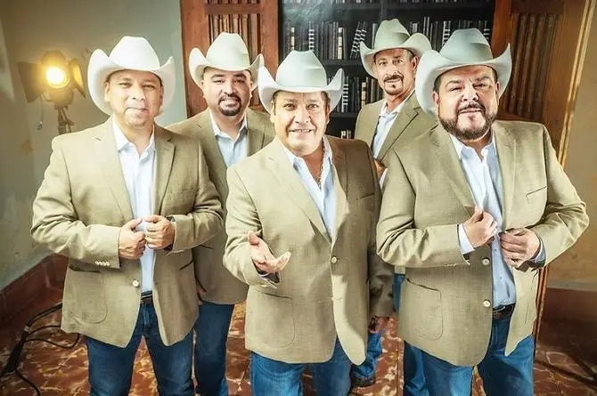 LA FIERA te invita a tomarte la foto con el Grupo PESADO