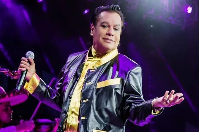 Se aparece Juan Gabriel en un taco 